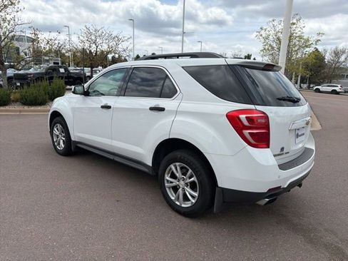 Used 2017 Chevrolet Equinox LT w/ Convenience Package AWD/4WD image 4