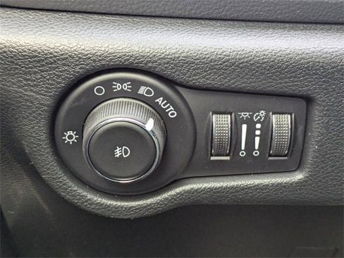 New 2026 Chrysler Pacifica Select image 26