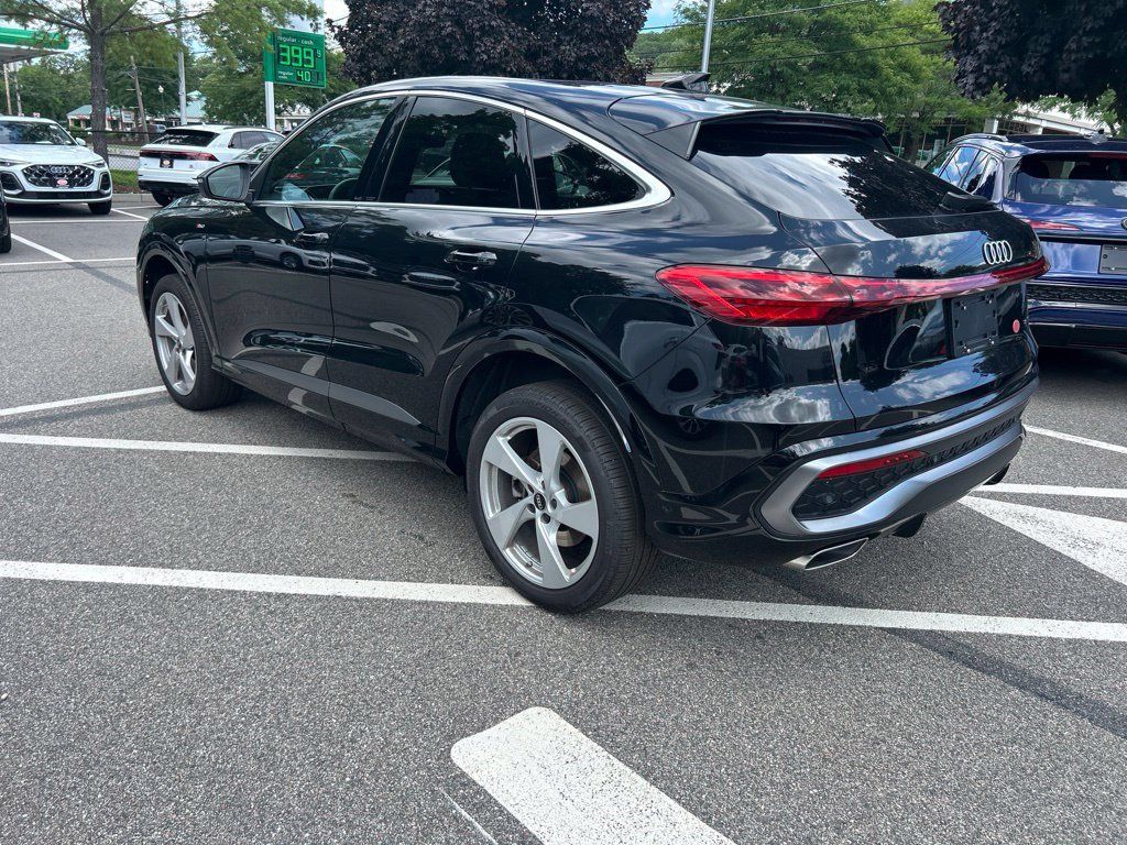 Used 2025 Audi Q5 Premium Plus w/ Premium Plus AWD/4WD image 3
