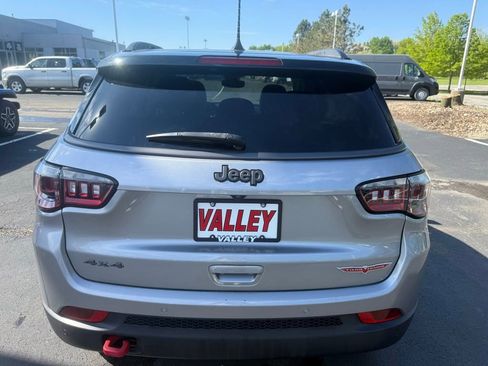 Used 2021 Jeep Compass Trailhawk AWD/4WD image 4