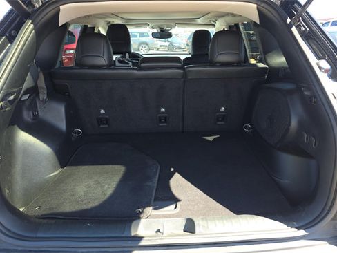 Used 2022 Jeep Cherokee Limited AWD/4WD image 15