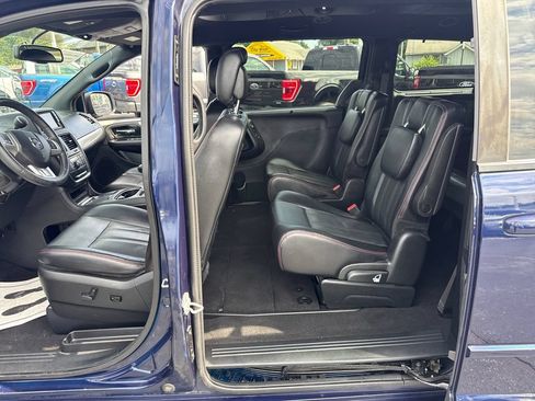 Used 2017 Dodge Grand Caravan GT FWD image 22