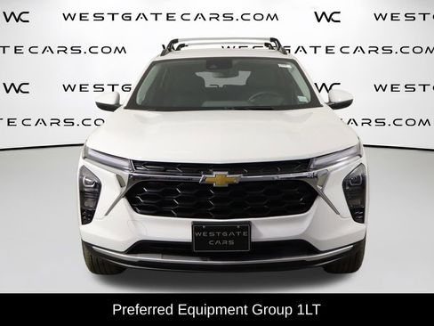 Used 2025 Chevrolet Trax LT w/ Driver Confidence Package FWD image 2