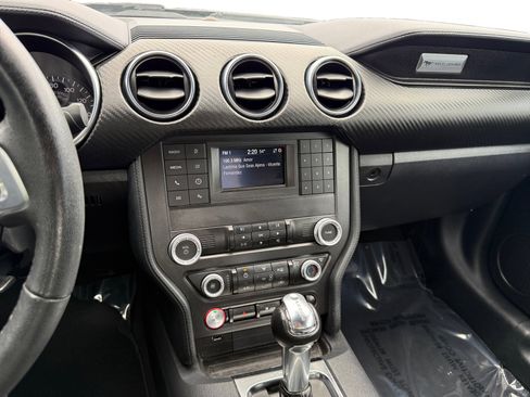 Certified 2022 Ford Mustang Coupe RWD image 12