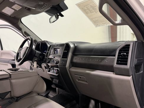 Used 2020 Ford F250 XL w/ Power Equipment Group image 11
