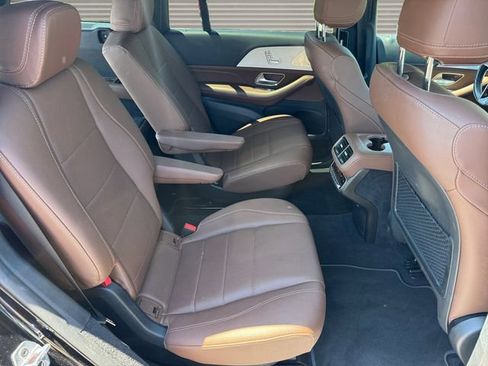 Used 2025 Mercedes-Benz GLS 450 4MATIC image 17