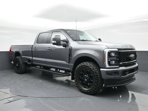 Used 2025 Ford F350 Lariat w/ Lariat Ultimate Package AWD/4WD image 2