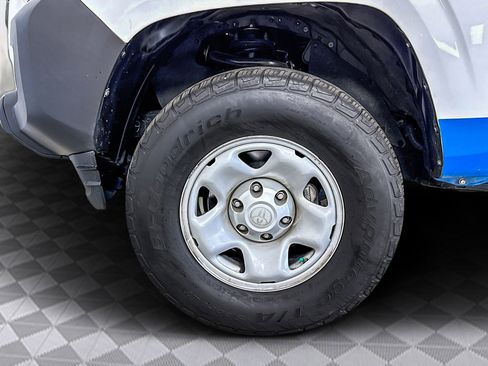 Used 2022 Toyota Tacoma SR image 38