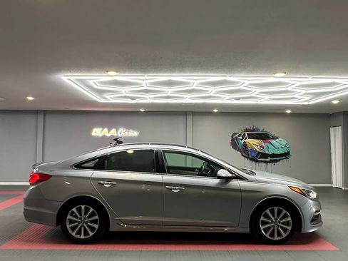 Used 2016 Hyundai Sonata Limited w/ Option Group 05 FWD image 7