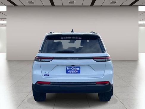 New 2025 Jeep Grand Cherokee image 4