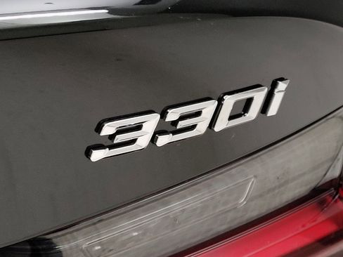 Used 2025 BMW 330i Sedan w/ Convenience Package image 22