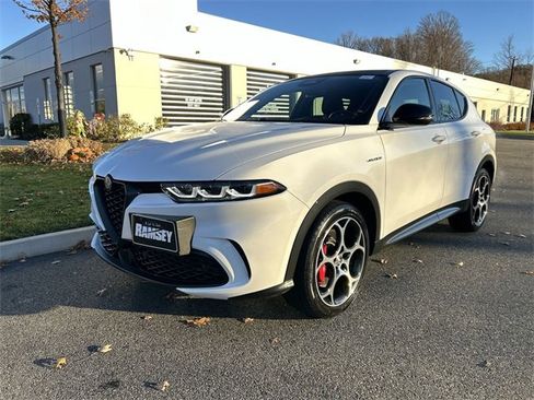 Used 2024 Alfa Romeo Tonale Veloce image 4