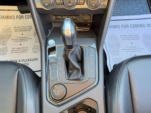 Used 2020 Volkswagen Tiguan SE w/ Panoramic Sunroof Package image 53