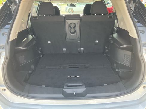 Used 2015 Nissan Rogue SV w/ SV Premium Package AWD/4WD image 19