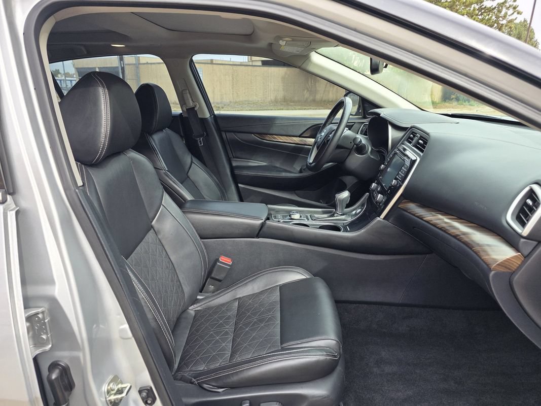 Used 2017 Nissan Maxima Platinum FWD image 22