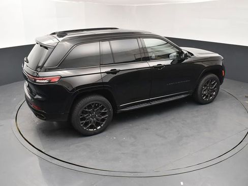 Used 2024 Jeep Grand Cherokee Summit AWD/4WD image 18