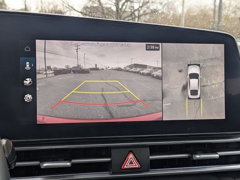 Used 2024 Hyundai Elantra Limited image 19