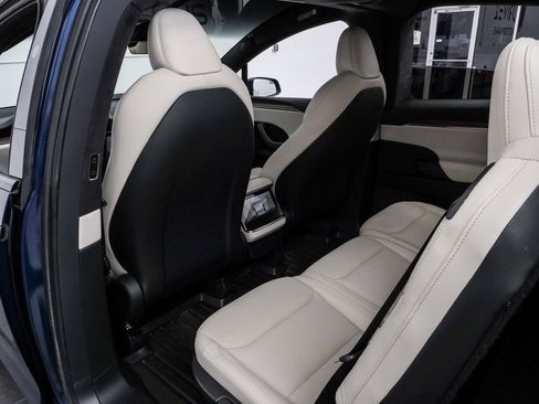 Used 2022 Tesla Model X image 46