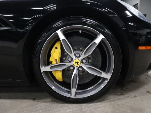 Used 2010 Ferrari California image 26