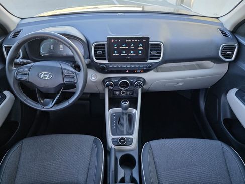Certified 2024 Hyundai Venue Limited image 11