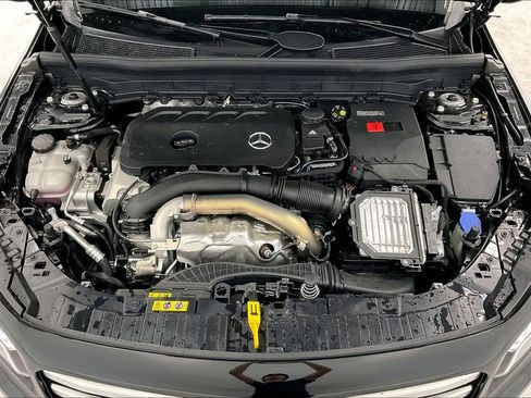 New 2026 Mercedes-Benz GLB 250 image 16