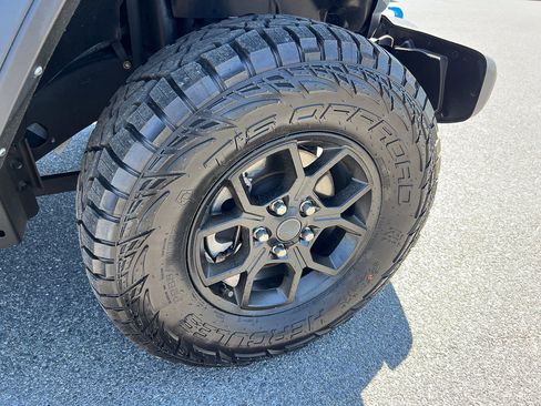 Used 2024 Jeep Wrangler Unlimited AWD/4WD image 9