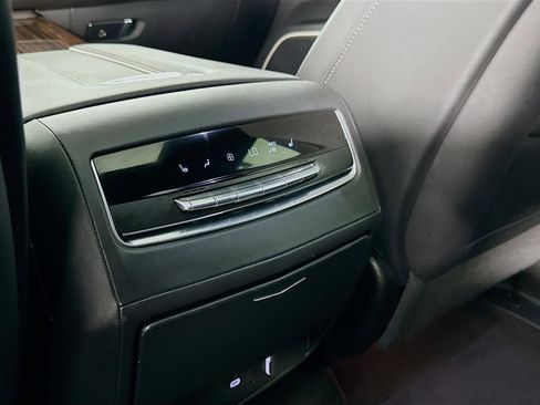 Used 2023 Cadillac Escalade ESV Premium Luxury image 28