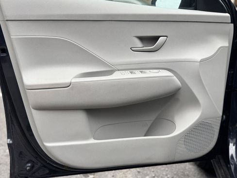 Used 2025 Hyundai Kona SEL FWD image 13