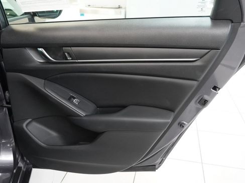 Used 2018 Honda Accord Sport image 29