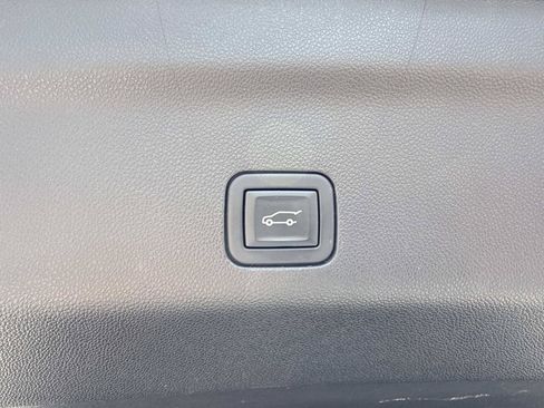 Used 2023 Chevrolet Tahoe High Country AWD/4WD image 33