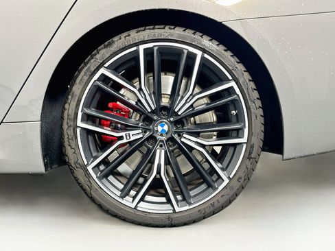 Used 2022 BMW M550i xDrive AWD/4WD image 11
