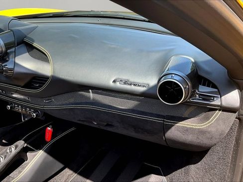 Used 2022 Ferrari F8 Tributo RWD image 21