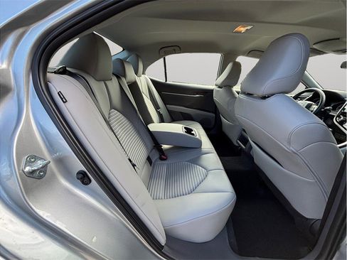 Used 2023 Toyota Camry SE image 34