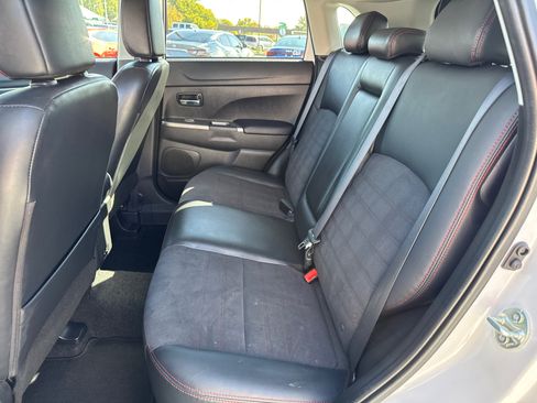 Used 2022 Mitsubishi Outlander Sport SE image 6