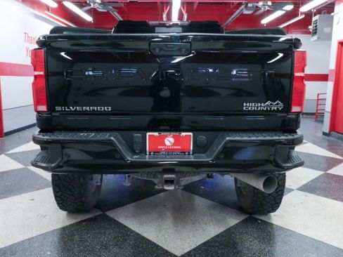 Used 2024 Chevrolet Silverado 2500 High Country w/ High Country Premium Package AWD/4WD image 35