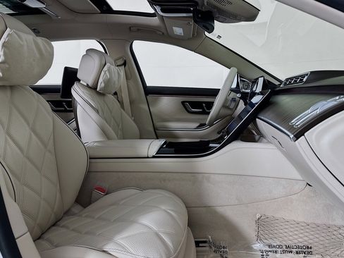 New 2026 Mercedes-Benz Maybach S 580 4MATIC image 6