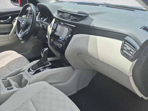 Used 2020 Nissan Rogue Sport SV w/ All-Weather Package FWD image 18