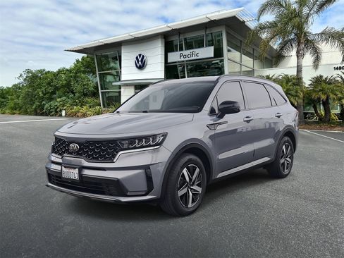 Used 2021 Kia Sorento S image 1