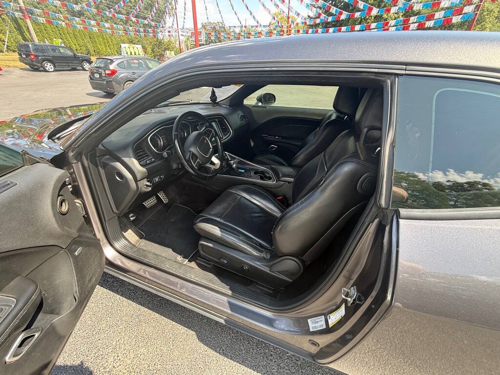 Used 2017 Dodge Challenger GT AWD/4WD image 7