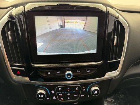 Used 2019 Chevrolet Traverse LT image 8