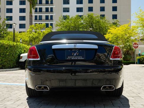 Used 2016 Rolls-Royce Dawn image 21