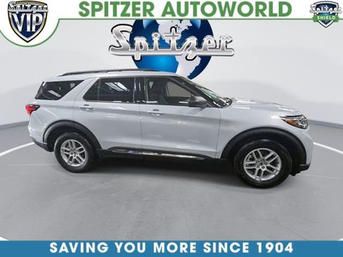 Used 2025 Ford Explorer Active image 2