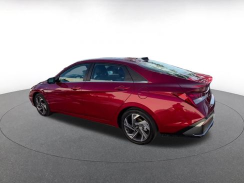 Used 2025 Hyundai Elantra Limited image 15