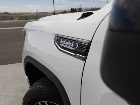 Used 2025 GMC Sierra 1500 AT4 w/ Technology Package image 14