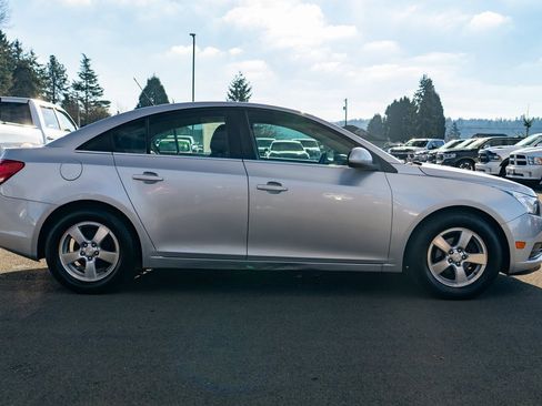 Used 2014 Chevrolet Cruze LT image 12