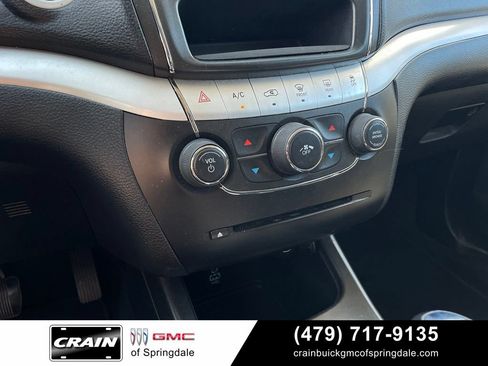 Used 2020 Dodge Journey SE w/ SE Popular Equipment Group FWD image 18