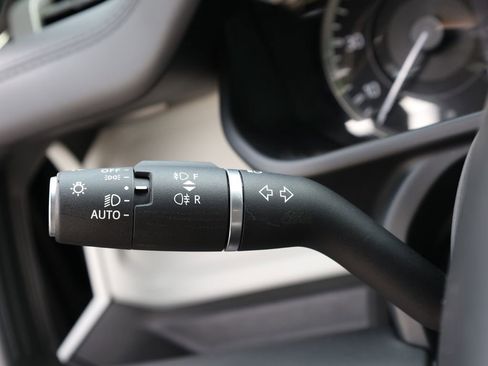 Used 2023 Land Rover Defender 90 SE image 38