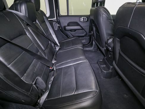 Used 2020 Jeep Wrangler Unlimited Sahara AWD/4WD image 18
