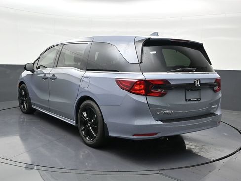 Used 2024 Honda Odyssey Sport image 3