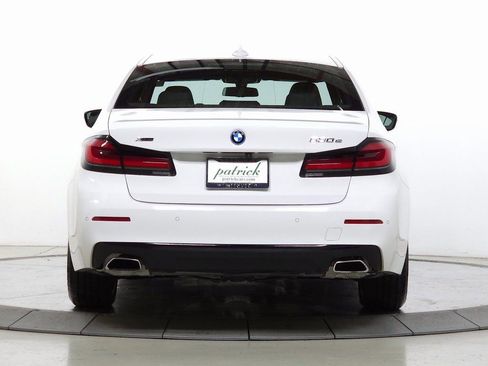 Used 2023 BMW 530e xDrive w/ Premium Package image 8